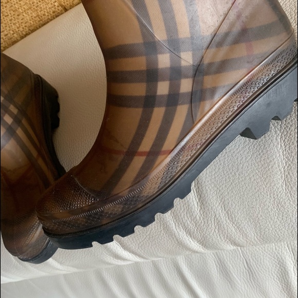 BURBERRY Authentic Rubber Printed Rain Boots. Size 37. Made in Italy. - Picture 2 of 12